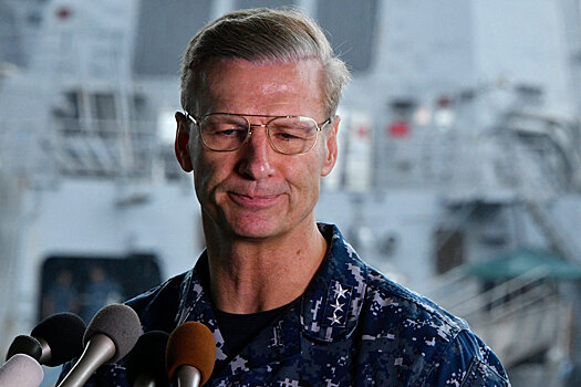 Командующий 7-м флотом США отправлен в отставку с позором