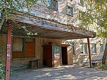 Дом-зомби: в Сызрани жильцы оказались заложниками разрушающегося здания