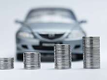 Доллар — вниз, цены — вверх: почему автомобили продолжают дорожать