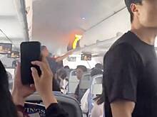 Пауэрбанк загорелся в ручной клади пассажира самолета и попал на видео