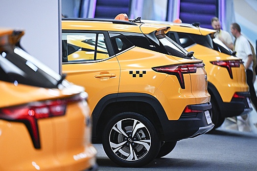 Большинство россиян не поддерживают переход такси на отечественные автомобили