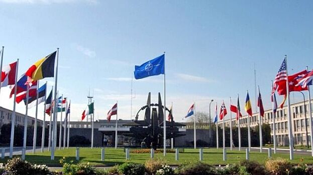 Шантаж НАТО на $200 млрд вскрыл попытку Украины второй раз "продать" ядерный арсенал СССР