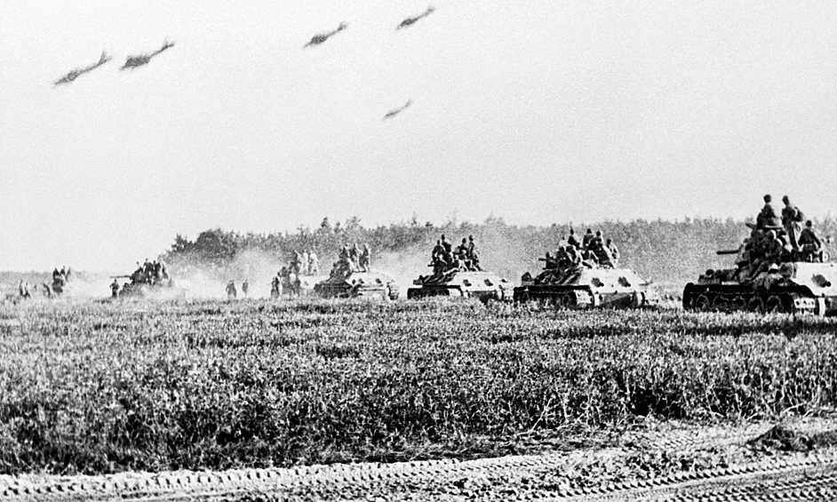 Курская битва завершилась освобождением города. Курская битва 1943. Битва под Курском 1943. 1943 Год Курская битва.