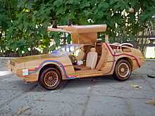 Посмотрите на деревянную копию DeLorean из «Назад в будущее»