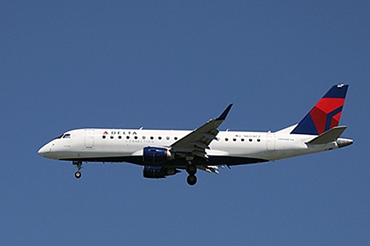 Пассажирский Boeing 757 совершил аварийную посадку в США