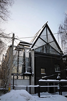 Самый нежный цвет в архитектуре. 7 чёрных домов Москвы