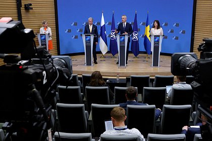 В Венгрии призвали наложить вето на принятие Швеции и Финляндии в НАТО