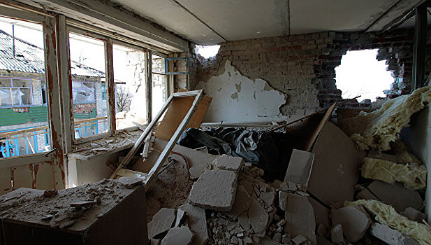 В селе Шевченково на юге ДНР из-за обстрела повреждена школа и девять домов