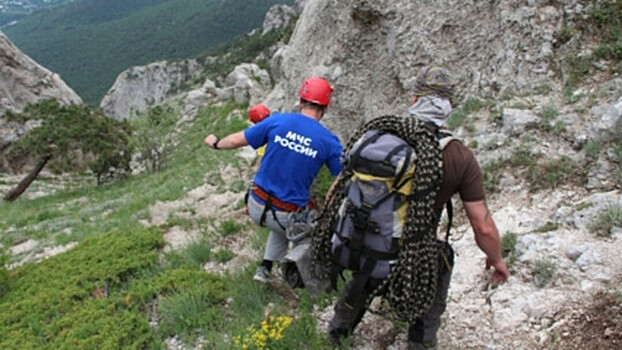 В горах Крыма спасли туристов с ребёнком