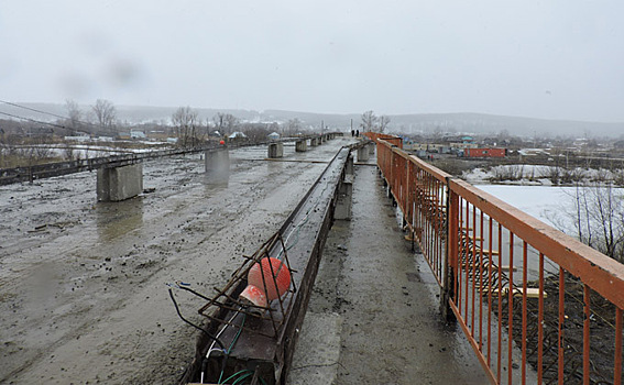 Мост через Бердь сделан только наполовину