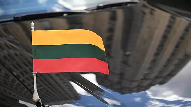 Литва отзывает своего посла из России