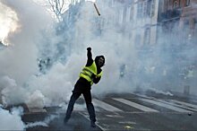 "Желтые жилеты" в 9 раз выйдут протестовать во Франции