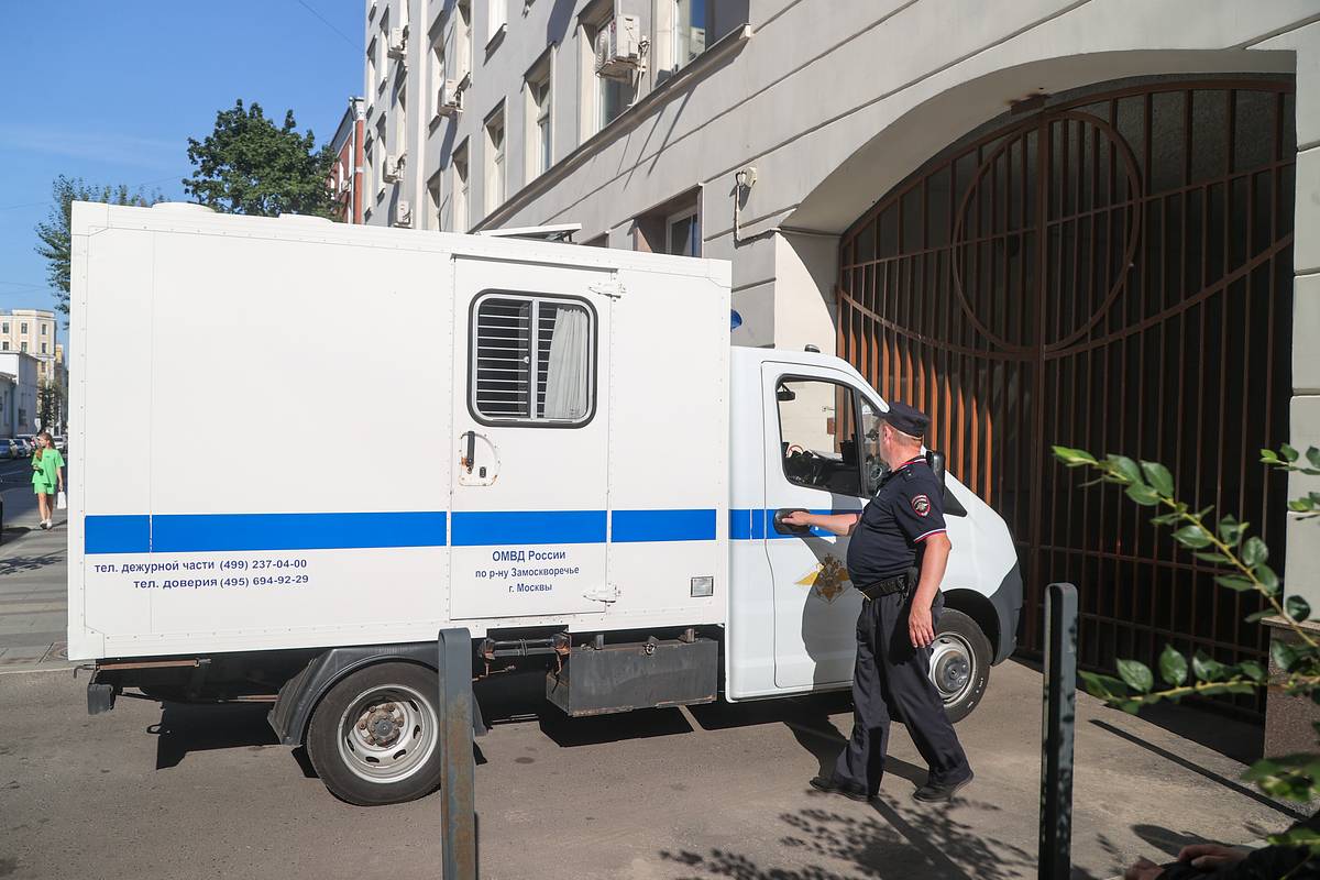 В России предложили создать базу данных уехавших экстремистов