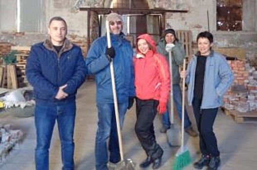 Волонтеры и депутаты восстанавливают храм в селе Лох
