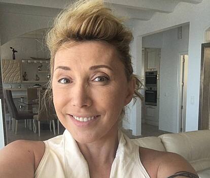 Елена Воробей вместе с отцом отдыхает в Черногории