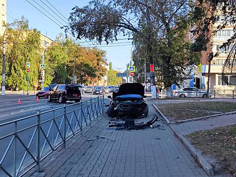 В Курске ДТП на улице Радищева осложнило движение троллейбусов
