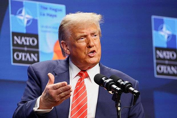 Трамп назвал главу ФРС США упрямым ослом