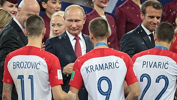 Футболист объяснил, почему не пожал руку Путину