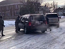 Семья погибшей от рук агента ICE женщины наняла юрфирму, представлявшую Флойда