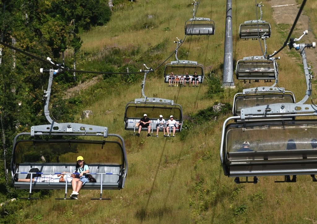 Десятки туристов зависли в воздухе из-за ЧП на Розе Хутор