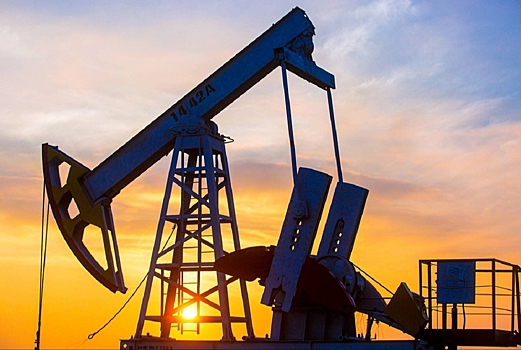 МЭА: экспорт российской нефти в мае упал до 7,3 млн баррелей в сутки впервые за два года