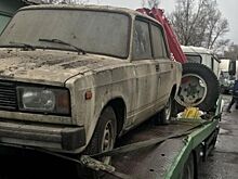 Новый ВАЗ-2105 почти без пробега на 29 лет был забыт в гараже