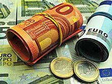 Официальный курс евро снизился до 70,92 рубля