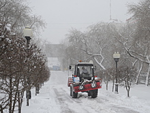 В Екатеринбурге водитель экскаватора засыпал девочку снегом