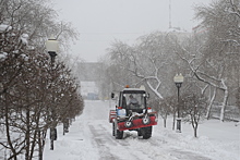 В Екатеринбурге водитель экскаватора засыпал девочку снегом