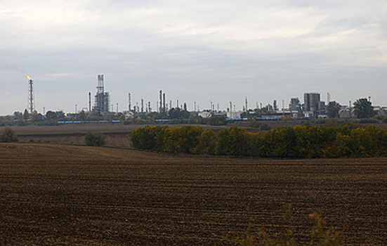Топливный рынок под ударом. Факты о ЧП на заводах с нефтью РФ в Румынии и Венгрии
