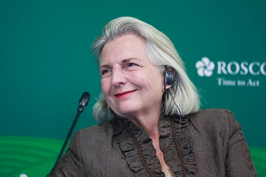 Переехавшая в РФ глава МИД Австрии объяснила, чем ее покорили россияне