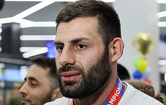 Дзюдоист Адамян сдерживал слезы при исполнении гимна РФ на турнире в ОАЭ