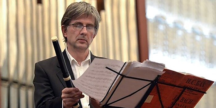 Изрезанные холсты и старинная музыка. Культурные планы на неделю