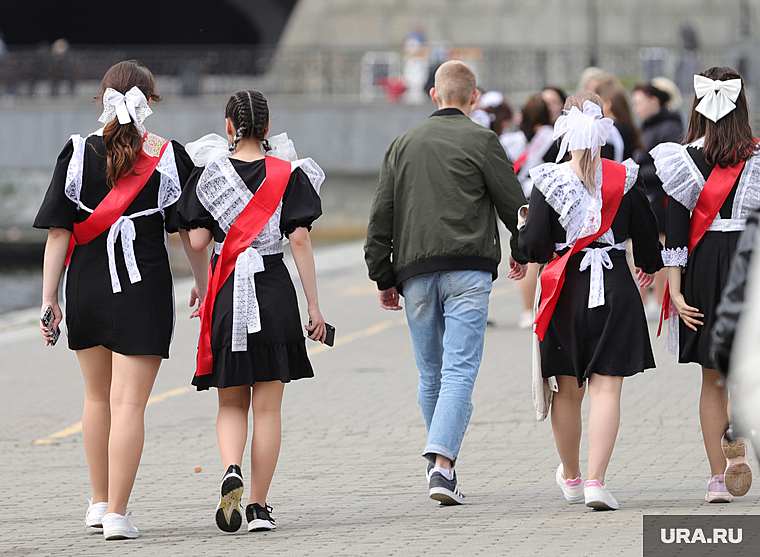 Впала школа. Впала школа. Васильков украина обвал стены школы. Впала школа. Впала школа.