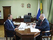 В Пензе Игорь Комаров и Олег Мельниченко провели двустороннюю встречу