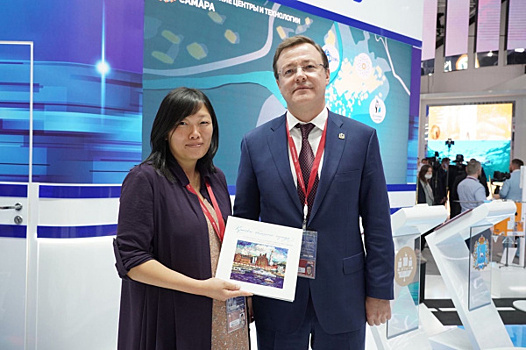 Глава Wildberries и губернатор Самарской области обсудили сотрудничество на ПМЭФ