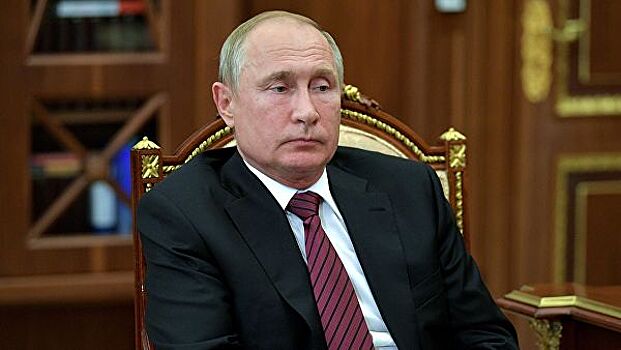 Путин присвоил 18 генеральских званий