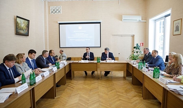 Воронежские депутаты облДумы обсудили совершенствование в регионе спортивной медицины