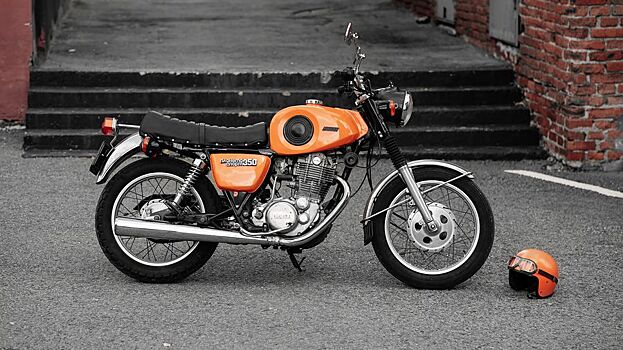 Рестомод ИЖ Планета Спорт на базе японского мотоцикла Yamaha SR400