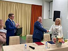 Детская филармония Челябинской области подписала соглашение о сотрудничестве с Ларисой Долиной