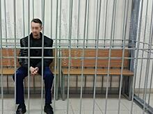 Курянин 8 марта едва не зарезал жену своего брата
