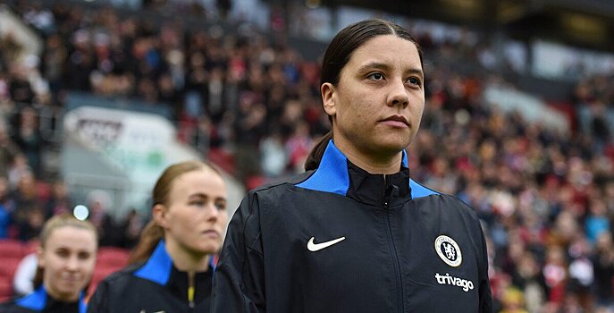 Назвавшая полицейского «тупым белым» Керр отрицает желание его оскорбить: «Не это имела в виду. Из-за власти и привилегий им никогда не понять, через что мы прошли»