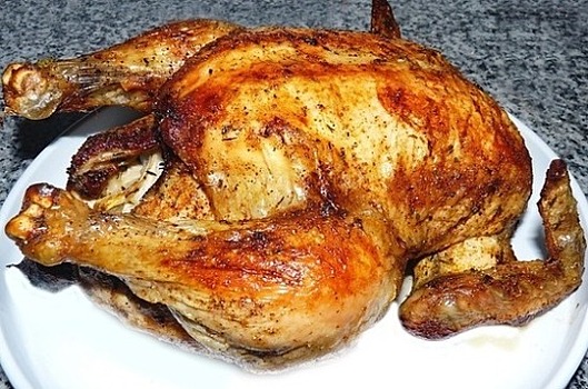 В Махачкале почти 50 человек отравились курицей-гриль в кафе
