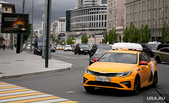 В Госдуме намерены ужесточить законодательство о работе такси