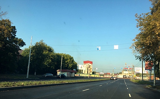 В Челябинске на участке Комсомольского проспекта появился разделительный газон