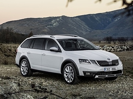 Skoda объявила российские цены на "заряженные" и "вседорожные" Octavia