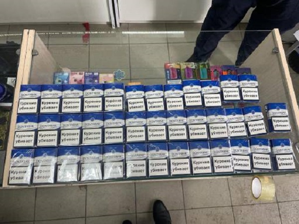 В Шахтах полицейские изъяли крупную партию контрафактных сигарет из двух ларьков