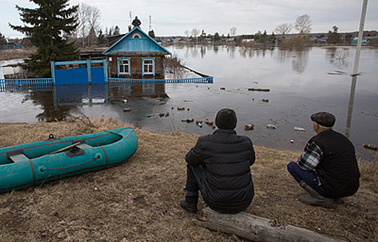 В Омской области расселят поселок, каждый год страдающий от паводка