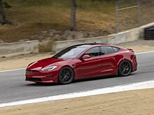 Tesla снова отложила старт поставок «быстрейшего серийного автомобиля»