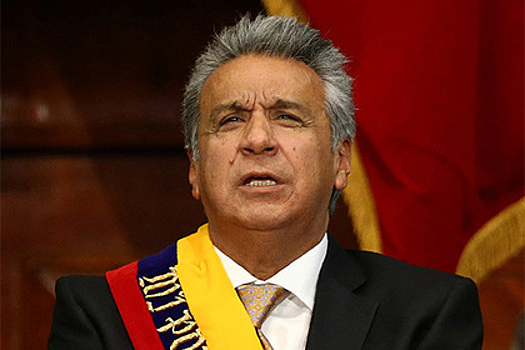 Президент Эквадора нашел скрытую камеру в своем кабинете